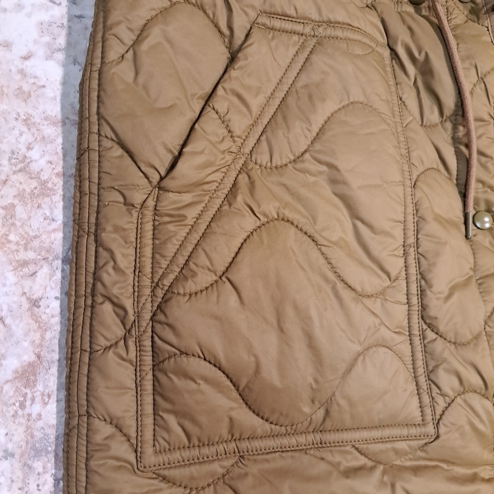 GAP Women's XS Upcycled Puffer Coat Amber Green Water Resistant Excellent Condit - Picture 4 of 9